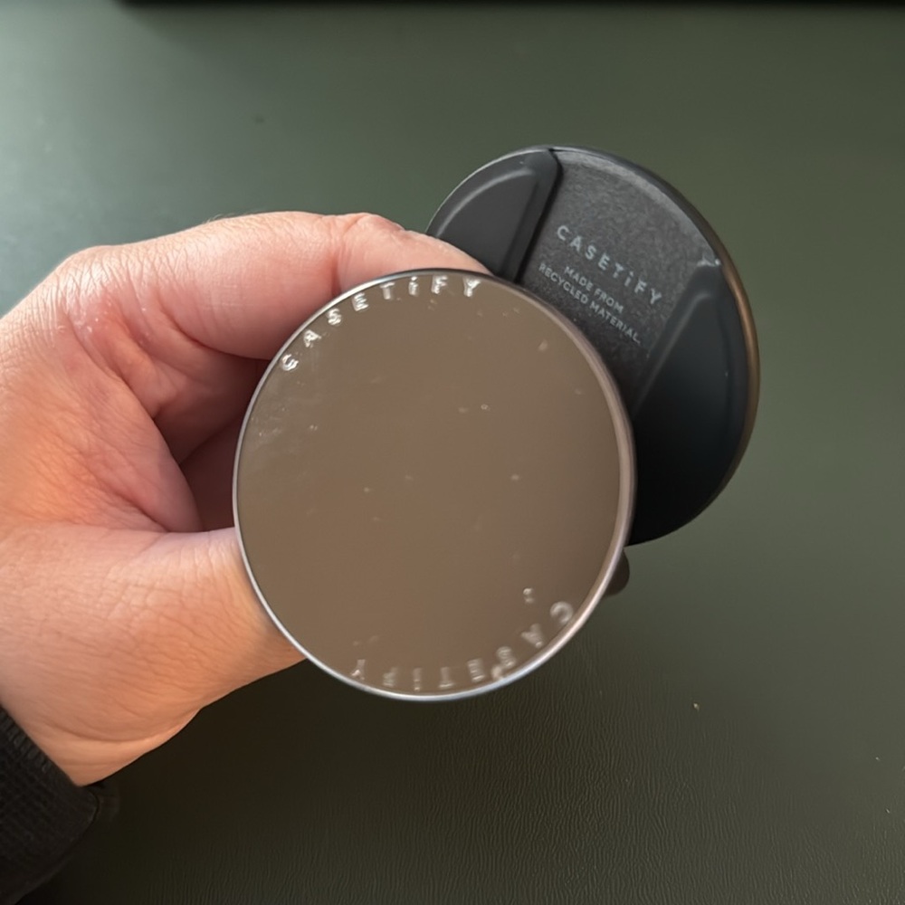 Casetify snappy grid stand Mirror